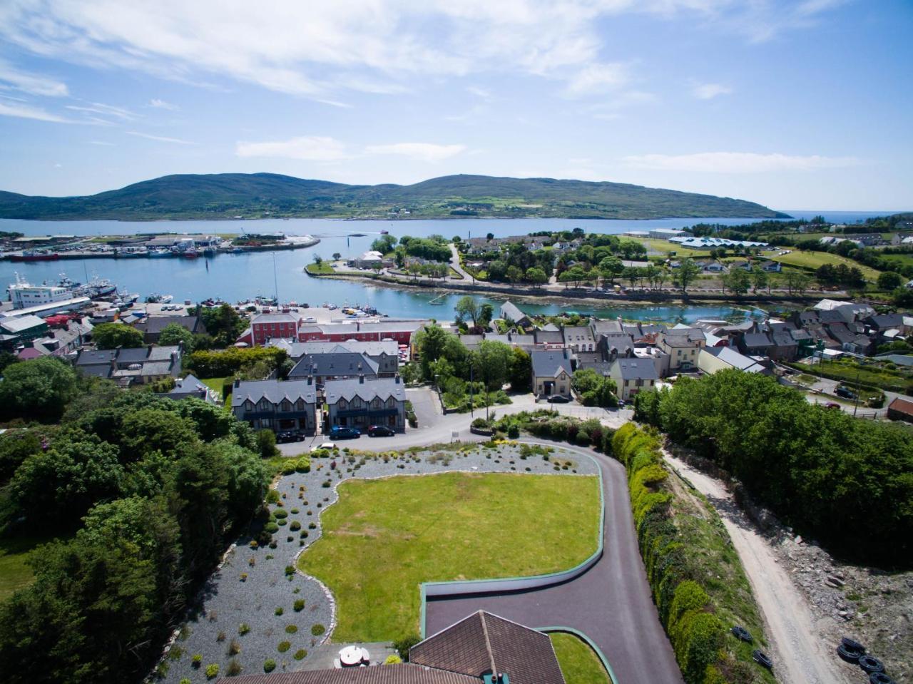 Bed and Breakfast Island View House Каслтаунбер Экстерьер фото